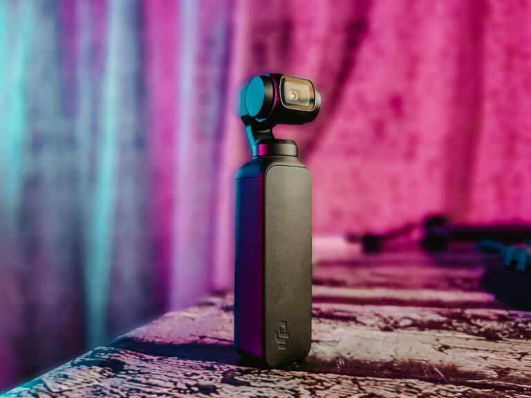 DJI Pocket 3: Guerrilla Filmmaking senza crew con Friend Material